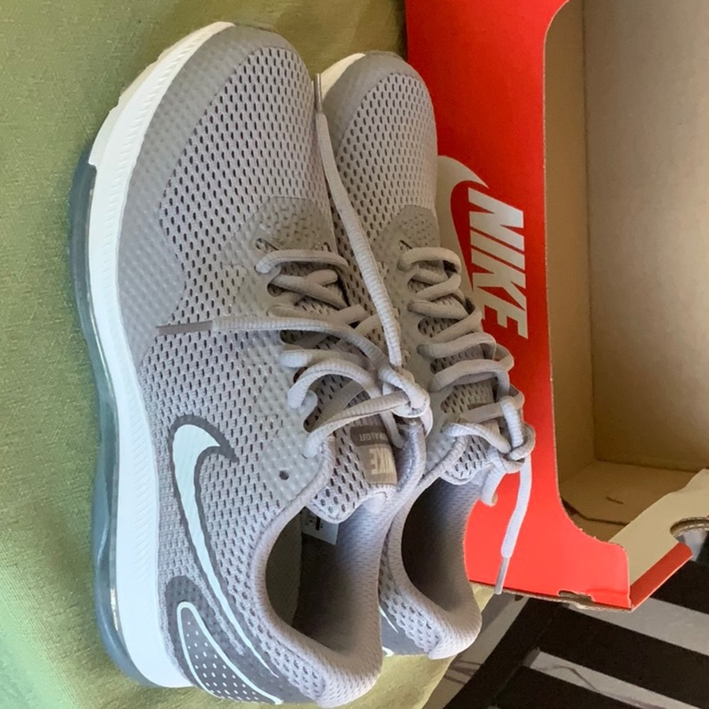 Nike woman Zoom All Out running BRAND NEW